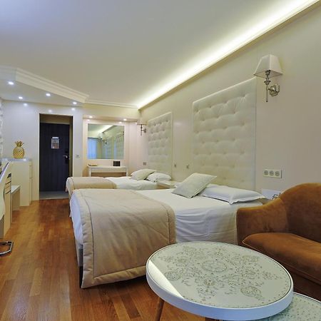 Hotel Le Fouquet'S Cannes Exterior photo