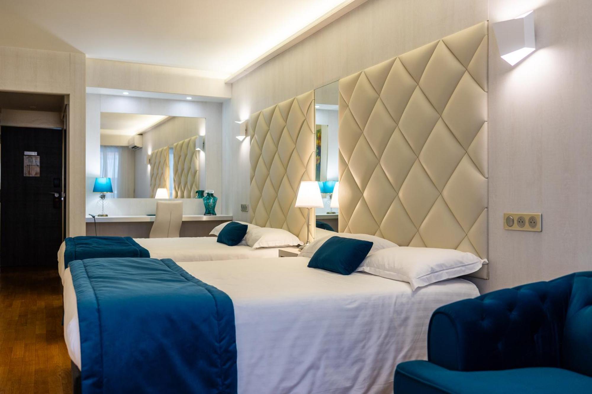 Hotel Le Fouquet'S Cannes Exterior photo
