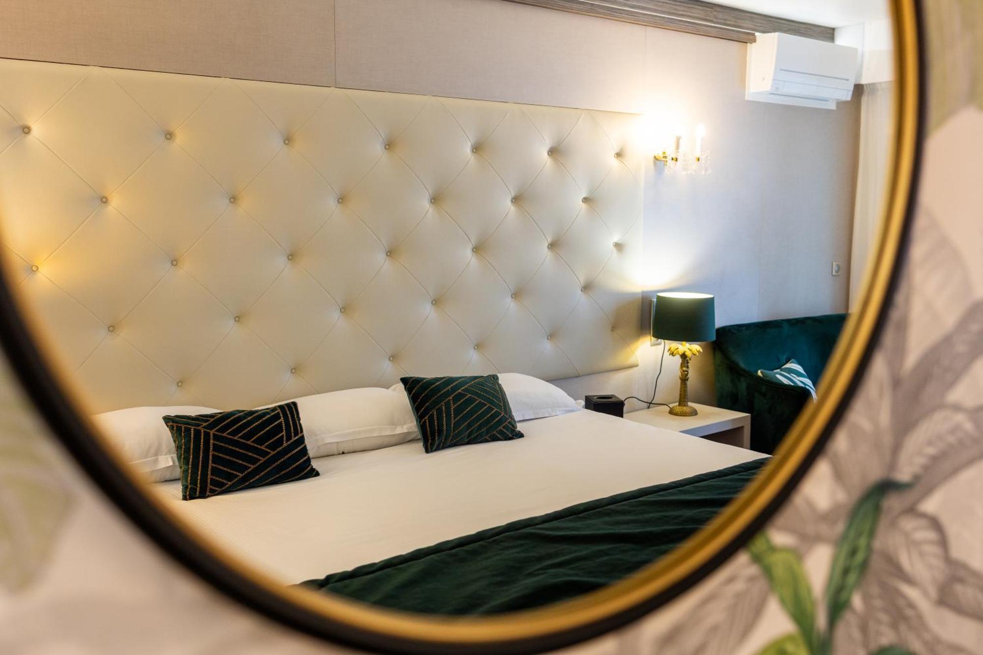 Hotel Le Fouquet'S Cannes Exterior photo