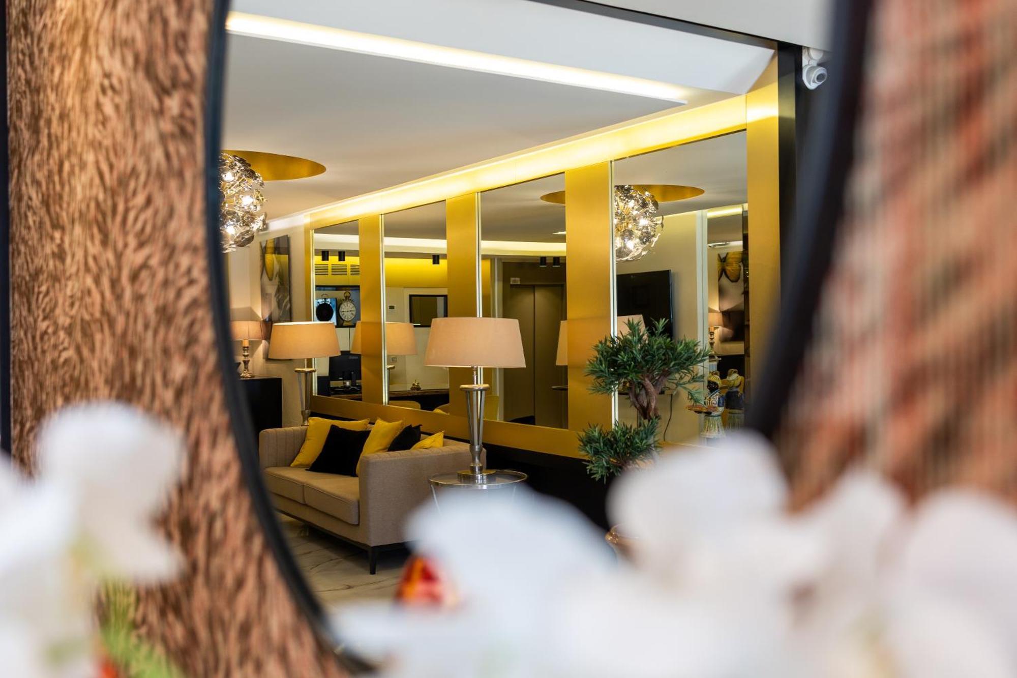 Hotel Le Fouquet'S Cannes Exterior photo