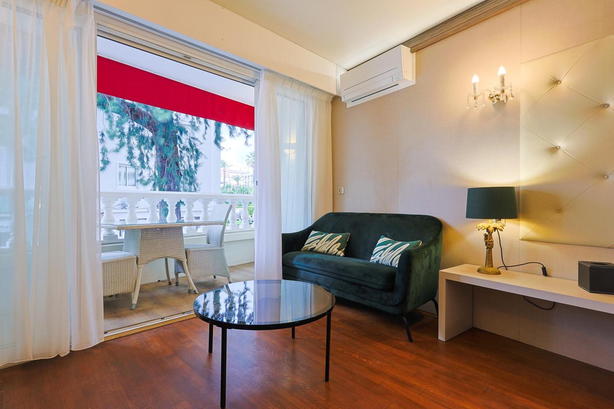 Hotel Le Fouquet'S Cannes Exterior photo